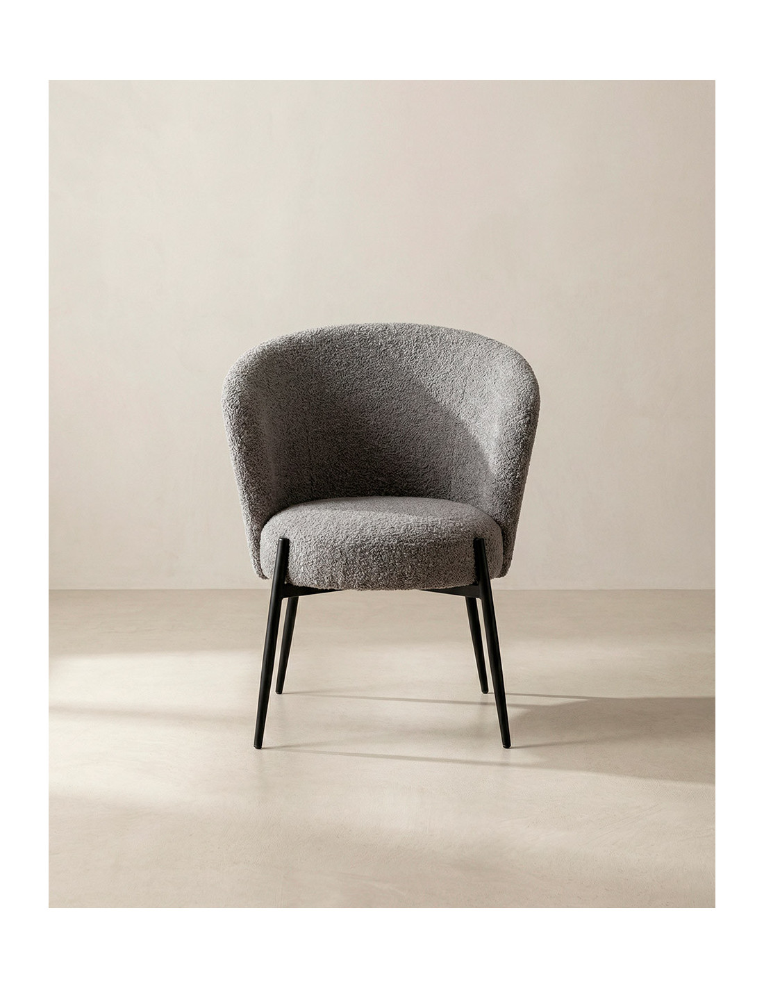 Butaca tapizada NIVA barata con respaldo redondeado | Envío rápido y financiación