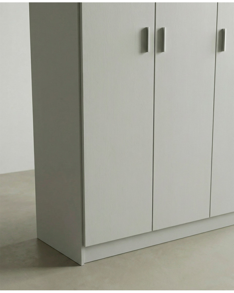 Mueble multiusos tres puertas KADO detalle