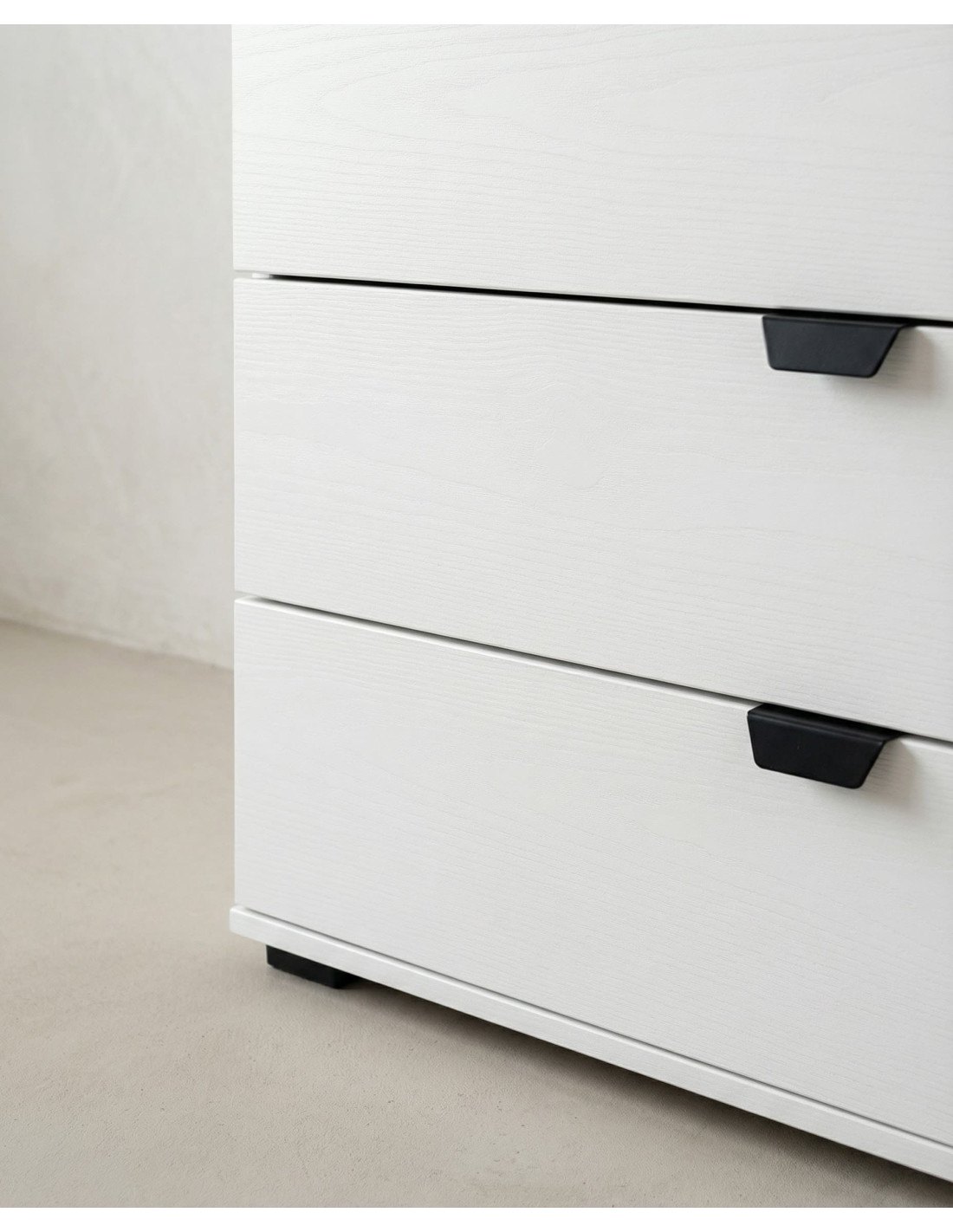 Cómoda 5 cajones ZAREL blanco detalle