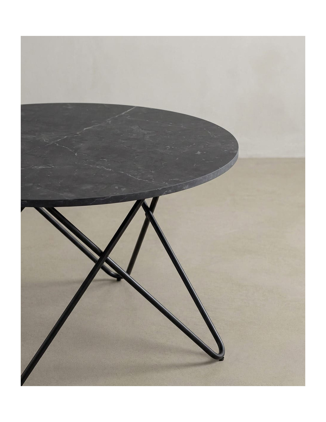 Mesa centro redonda negra NAREX detalle