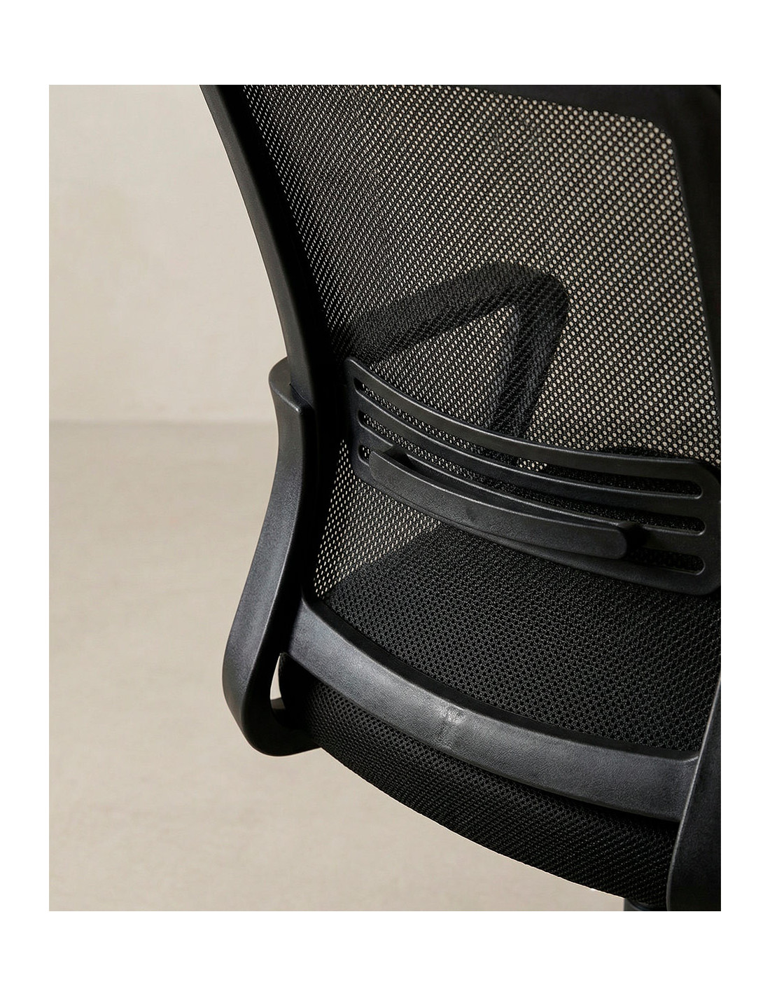 Silla de estudios con brazos VEXA negro detalle