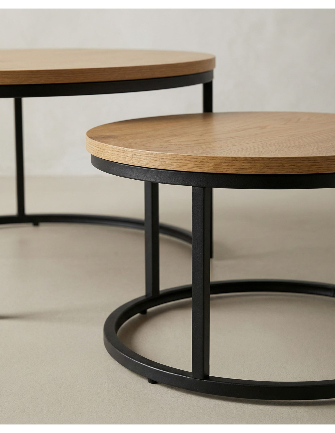 Juego 2 mesas de centro redondas KORUM detalle