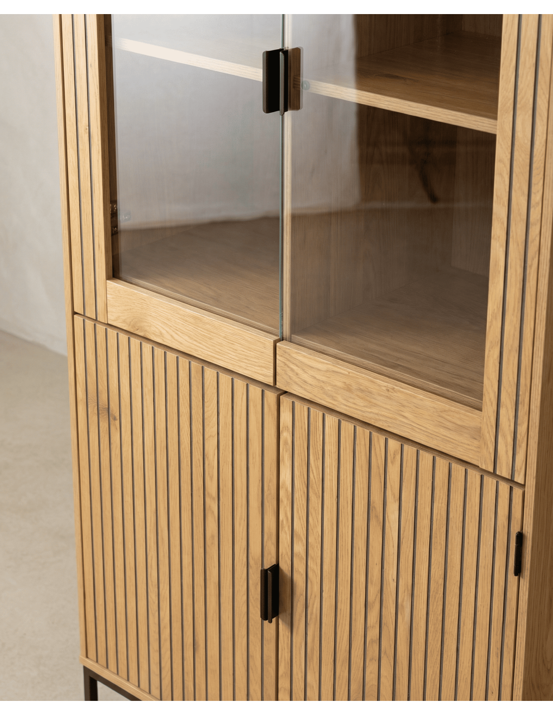 Vitrina 4 puertas MUREX detalle