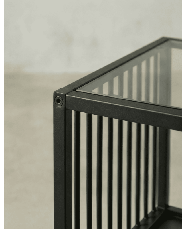 Mesa auxiliar metálica cuadrada BEXAR detalle cristal