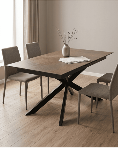 Mesa comedor extensible efecto cerámica KELARX marrón ambiente