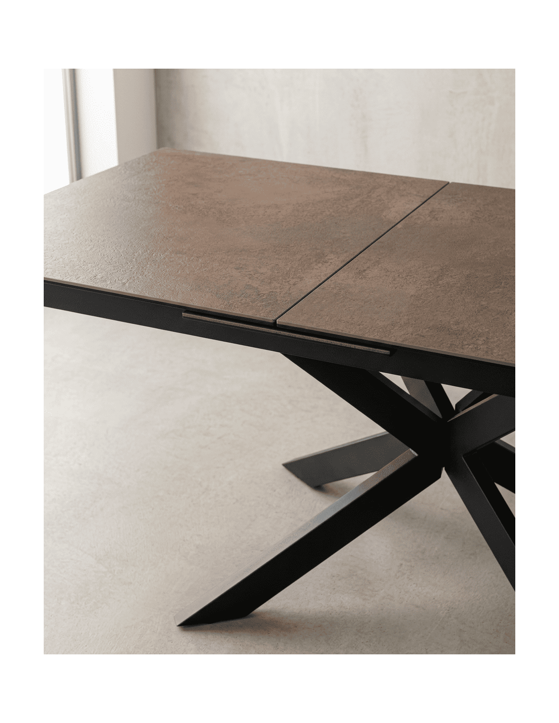 Mesa comedor extensible efecto cerámica KELARX marrón detalle