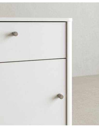 Mesita 1 puerta y 1cajón  con patas OSLO detalle