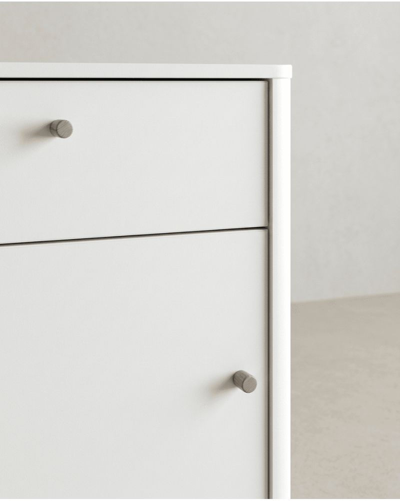 Mesita 1 puerta y 1cajón  con patas OSLO detalle