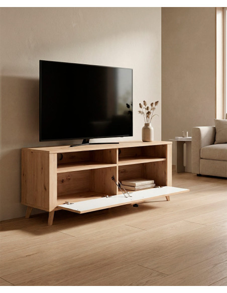 Mesa TV con patas KAREL en roble imagen de ambiente