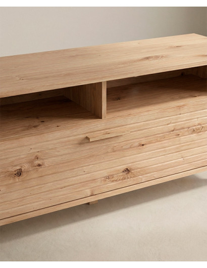 Mesa TV con patas KAREL en roble detalle del acabado