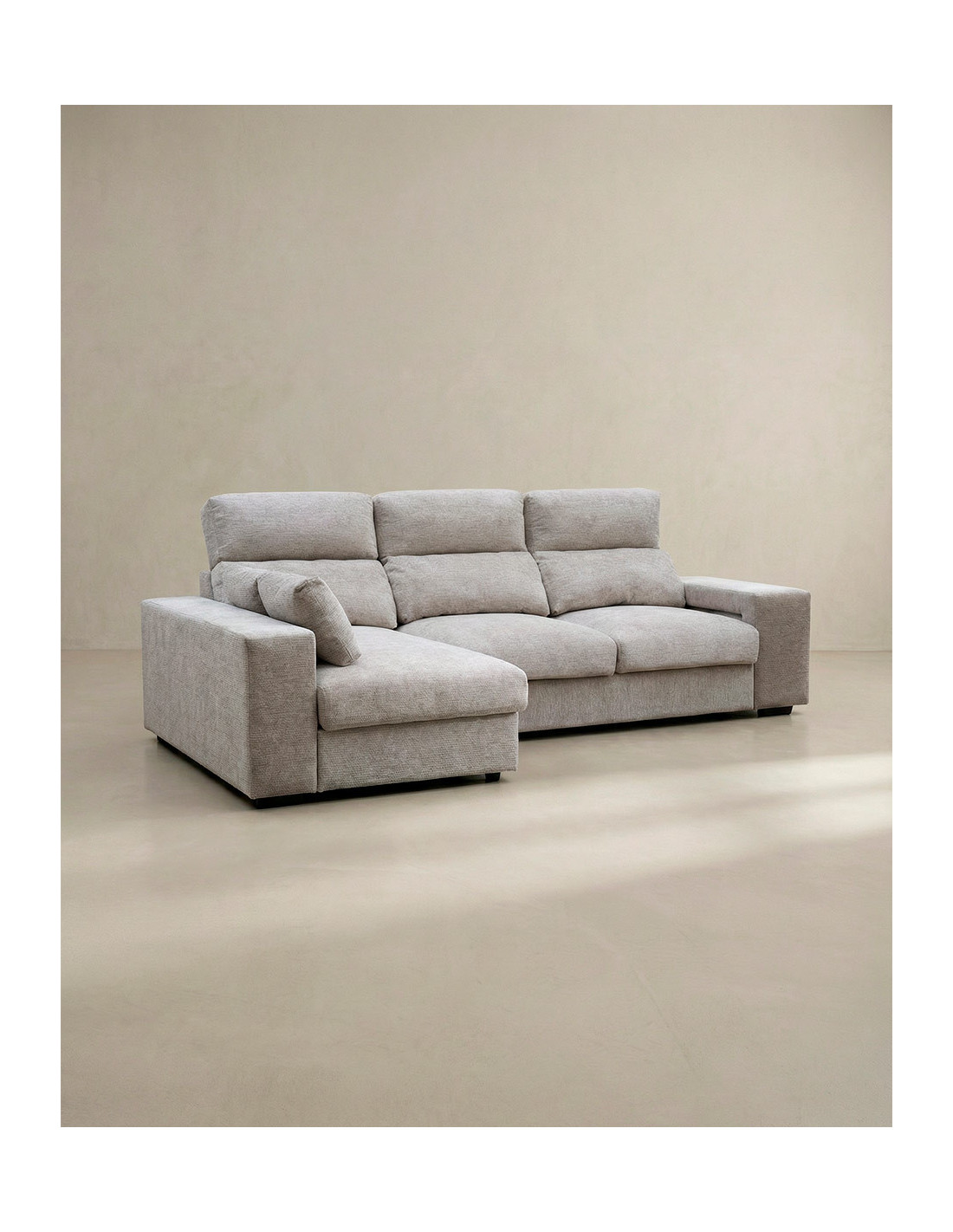 Chaiselongue YURENA color gris vista tres cuartos