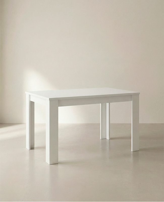 Mesa de comedor extensible MUREX en blanco mate vista en tres cuartos