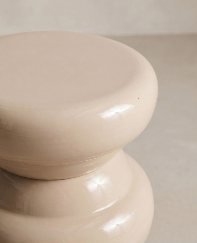 Mesa auxiliar beige YOKO-detalle