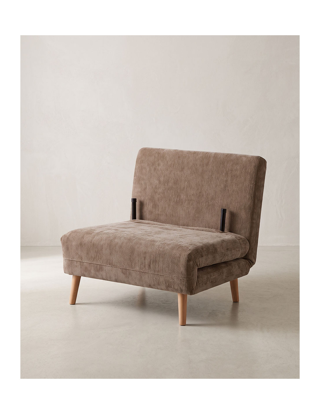 Sillón cama  80 TREND vista 3/4 patas retractiles
